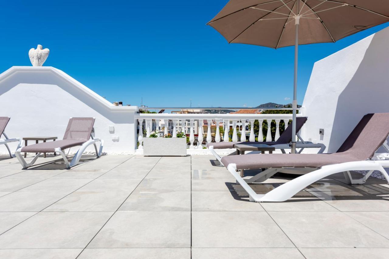 Apartamentos Toboso Plaza Nerja Dış mekan fotoğraf Terrace
